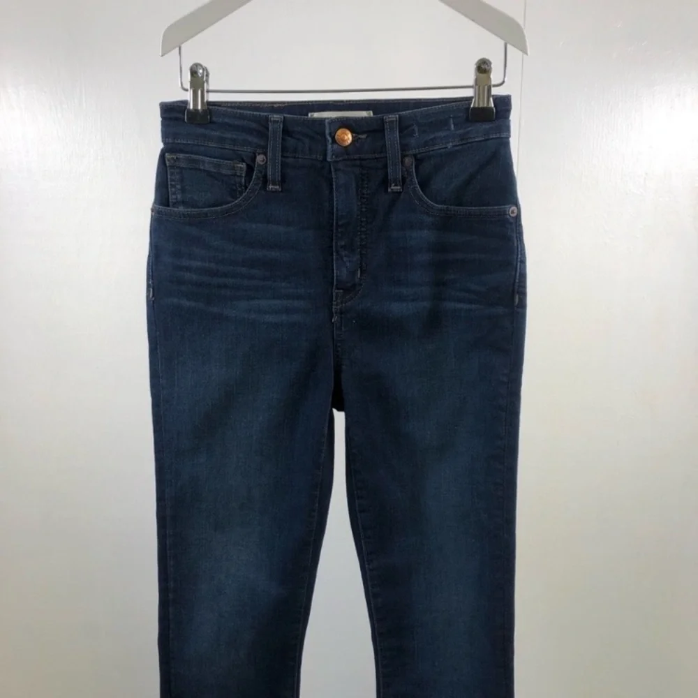 MADEWELL CURVY HIGH-RISE SKINNY DARK WASH WITH WHISKERING SZ 25
